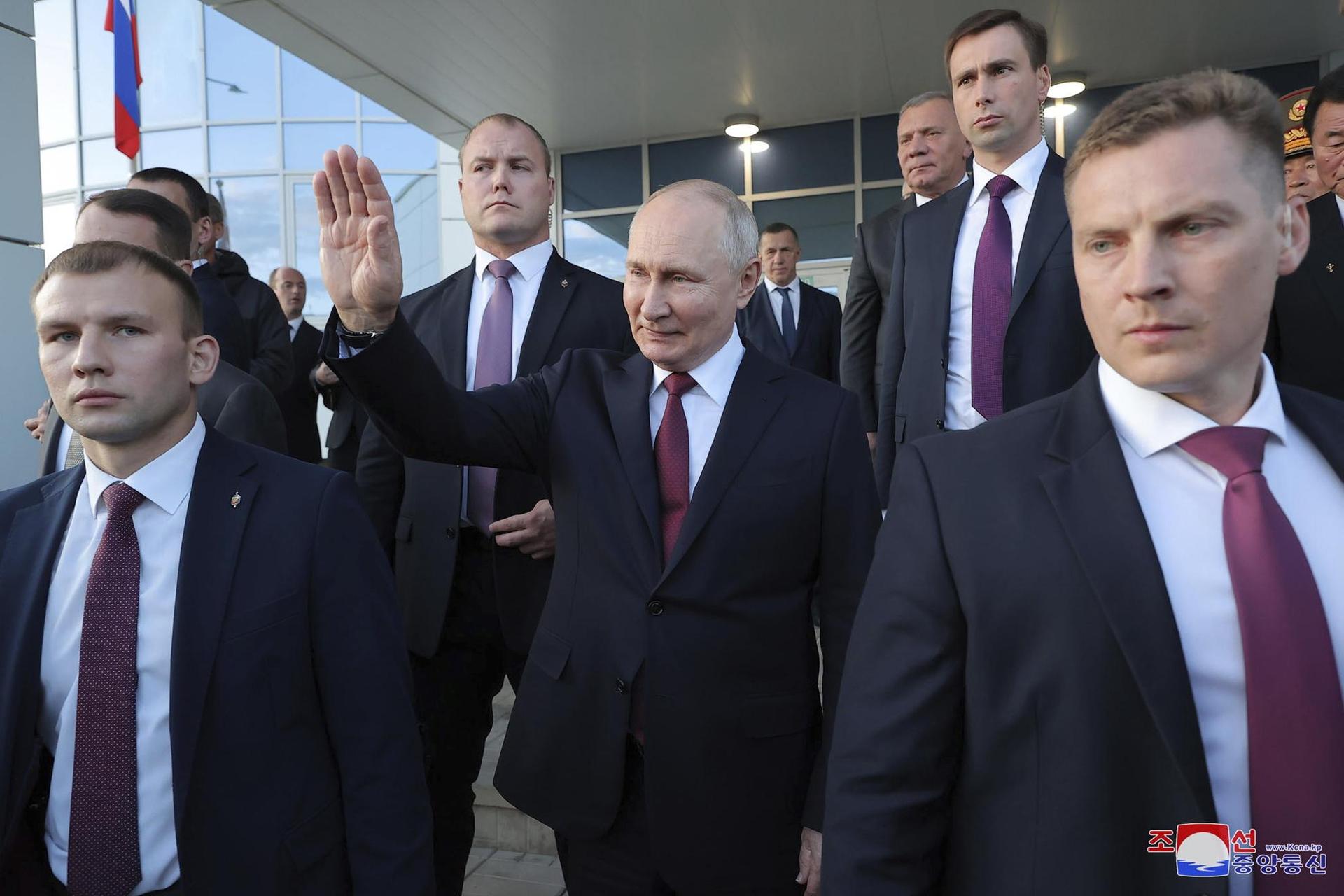 Putin i Kim Dzong Un - pomoc militarna