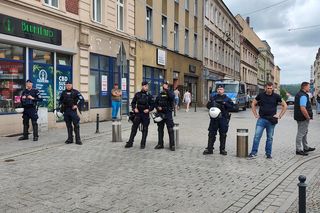 Policja rozgoniła pikietę Ruchu Obrony Granic