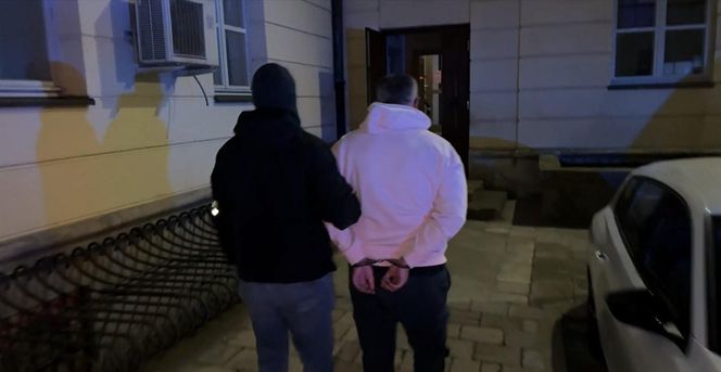 Niemieccy policjanci rozbili gang oszustów z Warszawy. Straty seniorów sięgają fortuny