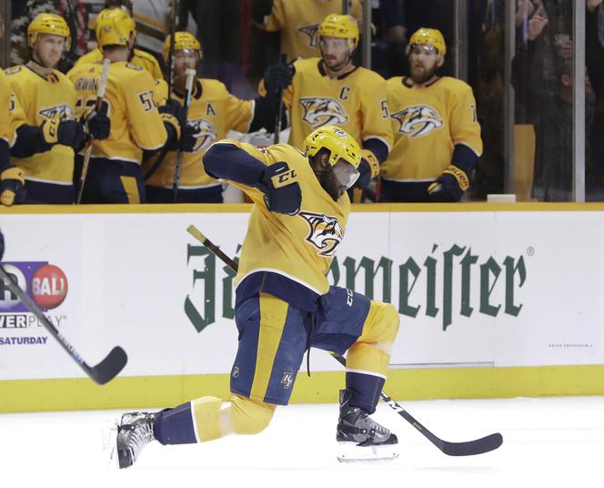 Upuścił kijek dla tej pupy