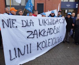 Pracownicy Zakładu Linii Kolejowych pikietowali w Siedlcach! Poparli ich siedleccy radni