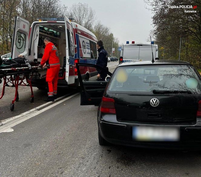 Policjant z Katowic pomógł choremu na cukrzycę kierowcy, który zasłabł za kierownicą