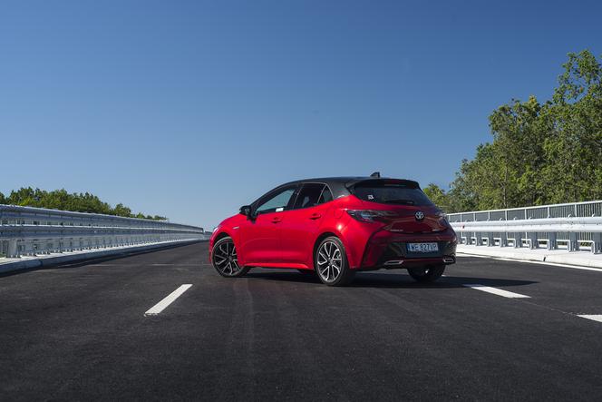 Toyota Corolla Hatchback 2.0 Hybrid 180 KM e-CVT Selection