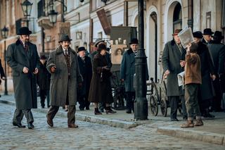 Kultowy Znachor zekranizowany przez Netflixa! Padniecie na widok Wilczura. Są pierwsze zdjęcia z planu