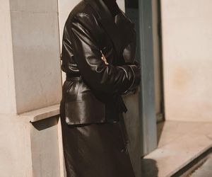 Małgorzata Kożuchowska jak z Matrixa. Mówi, co skrywa pod płaszczem