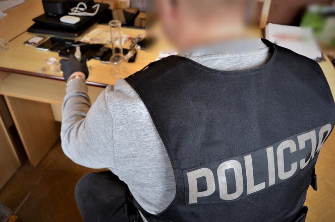 Trzy osoby odpowiedzą za wyłudzanie kredytów