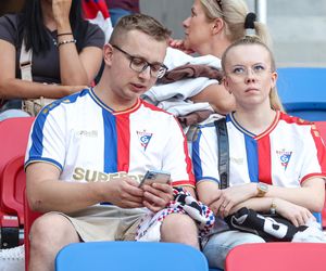 Górnik Zabrze - Termalica Nieciecza. Niesamowita atmosfera na Arenie Zabrze! Kibice Górnika dopingują swoją drużynę