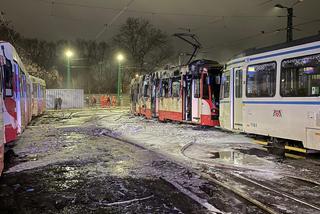 Gdańsk: Pożar zajezdni tramwajowej w Nowym Porcie