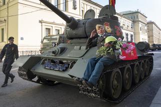 Dzień Zwycięstwa i WIELKA parada. Pomogą Putinowi w referendum?