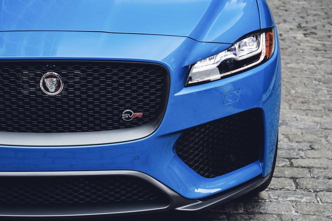 Jaguar F-Pace SVR