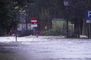 Powódź w powiecie kłodzkim. Jedna osoba utonęła, służby nie mogą dotrzeć do poszkodowanych 