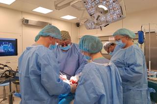 Z kości strzałkowej odtworzono żuchwę. Szpital w Zielonej górze mówi o unikalnej operacji [ZDJĘCIA]