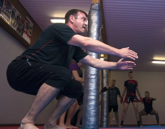 Radek Liszewski trenuje kick boxing