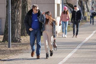 Paulina Koziejowska i Maciej Orłoś na romantycznym spacerze 