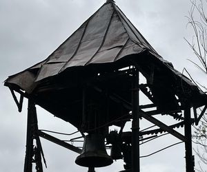 Ktoś podpalił zabytkową drewnianą mającą 208 lat dzwonnicę