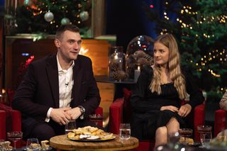 Emisja w pierwszy dzień świąt.