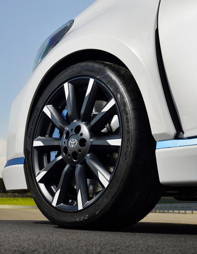 Toyota Yaris Hybrid-R Concept