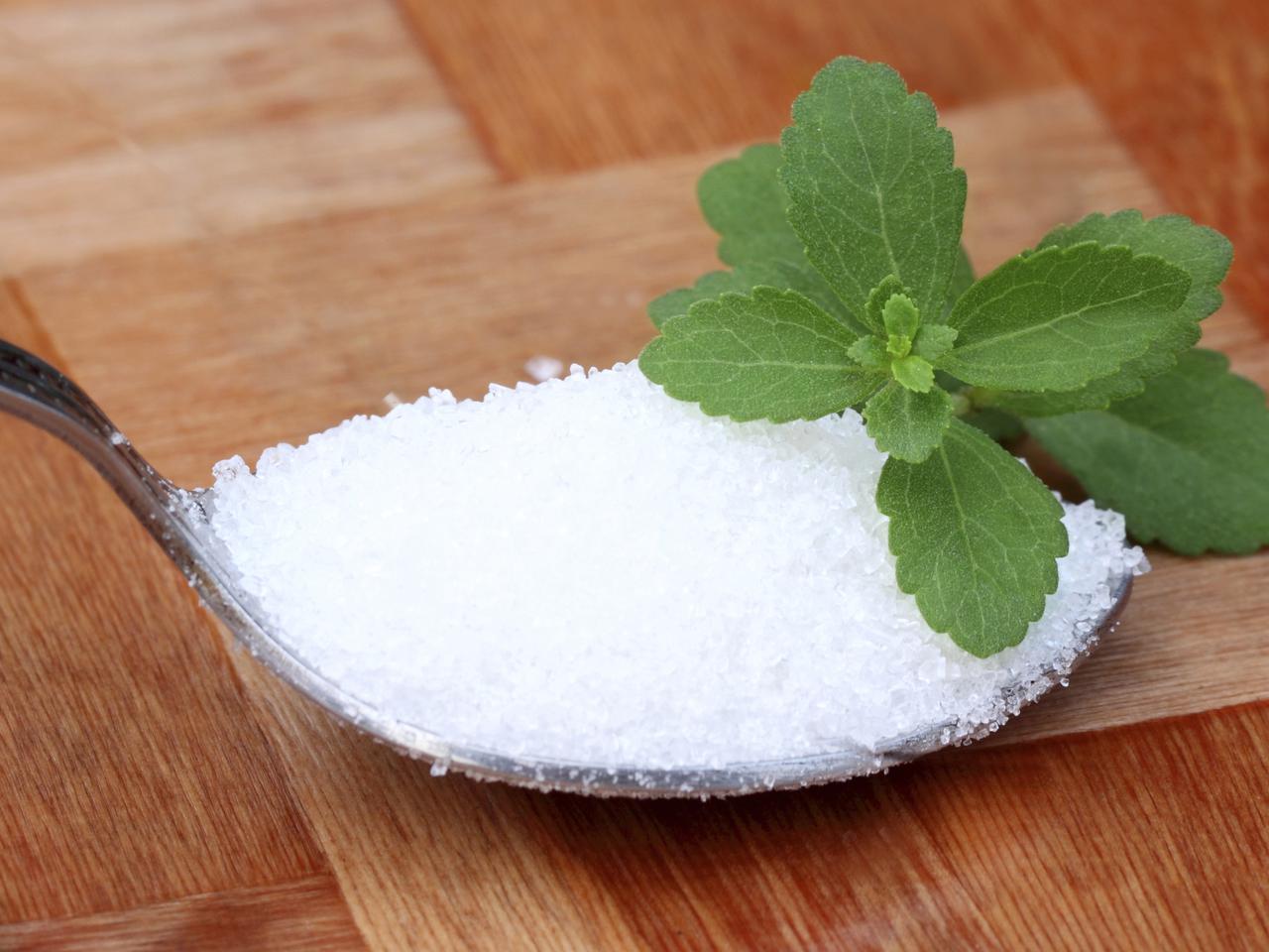 Stewia w tabletkach, kryształkach, w płynie: jak ją stosować? [sprawdzone rady]