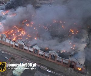 Pożar na Przeróbce. Płonie hala Zakładów Naprawczych Taboru Kolejowego i Miejskiego