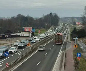 Na zakopiance wzmożony ruch od rana. Turyści wyruszyli w Tatry