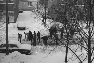 Góry śniegu na warszawskich ulicach! Tak wyglądała zima stulecia [ARCHIWALNE ZDJĘCI