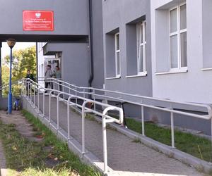 Bezpieczne warunki dla niepełnosprawnych dzieci. Bydgoszcz ma pieniądze na likwidacje barier w szkole integracyjnej [GALERIA]