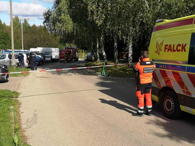 Broń i materiały wybuchowe w mieszkaniu. Konieczna ewakuacja bloku w Olsztynie
