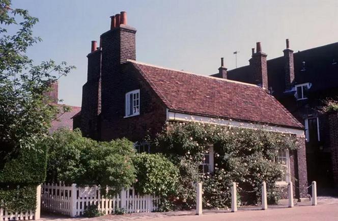 Nottingham Cottage