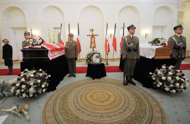 Trumny Lecha i Marii Kaczyńskich w Pałacu Prezydenckim 