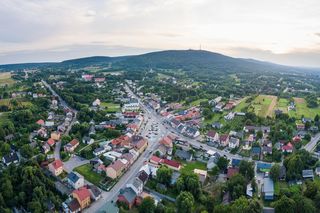 Quiz. Świętokrzyskie. W jakim powiecie znajduje się ta miejscowość? 