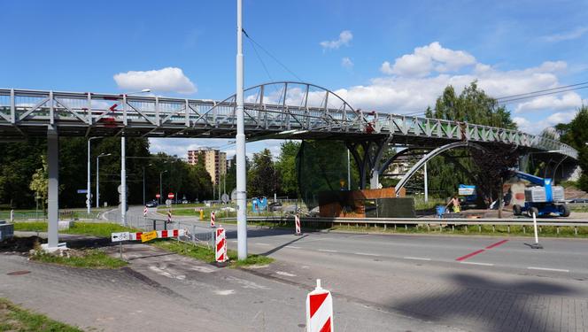 Lublin. Kładka wróciła na swoje miejsce. Jak wygląda konstrukcja nad ulicą Filaretów? Mamy ZDJĘCIA!