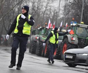 Protest rolników 2024. Ciągniki rolników blokują wjazdy do Poznania