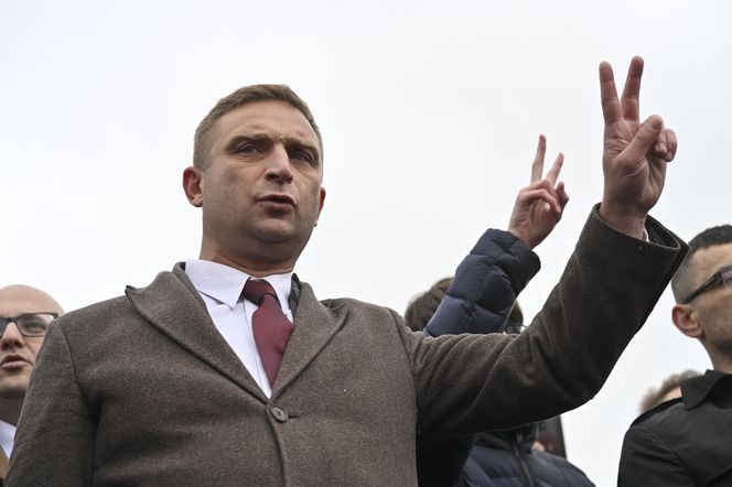 Pilne! Są zarzuty dla Bąkiewicza. Wśród nich ten o nawoływanie do popełnienia zbrodn…