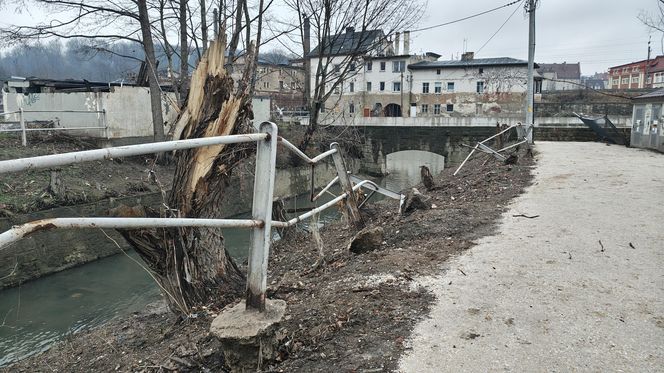 Kłodzko, rejon parkingu przy ul. Stryjeńskiej, grudzień 2024