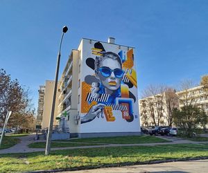 Nowy mural z kobiecą postacią na ścianie bloku przy ulicy Kaszubskiej 2 w Siedlcach. Zobacz zdjęcia!