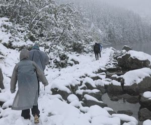 Śnieg w Tatrach. TOPR ogłosił pierwszy stopień zagrożenia lawinowego