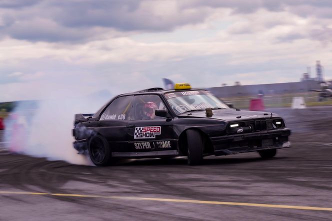 SkillZone Festiwal - motoryzacyjne emocje na lotnisku w Mielcu