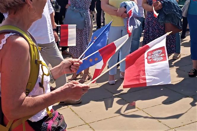 Manifestacja 4 czerwca na placu Solidarności w Szczecinie