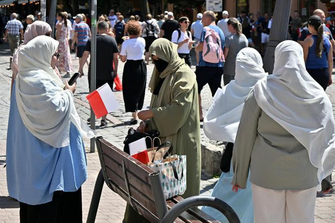 Arabowie szturmują Zakopane. Ten filmik to hit internetu. Dosłownie tak to wygląda