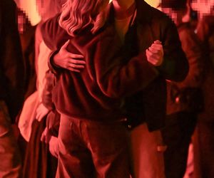 Maciej Musiał całował ukochaną na balkonie