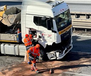 Wypadek na S8 ciężarówka wiozłą silnik Pendolino 