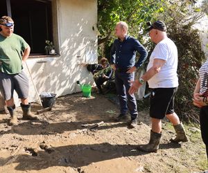 Tusk spotkał się z poszkodowanymi mieszkańcami