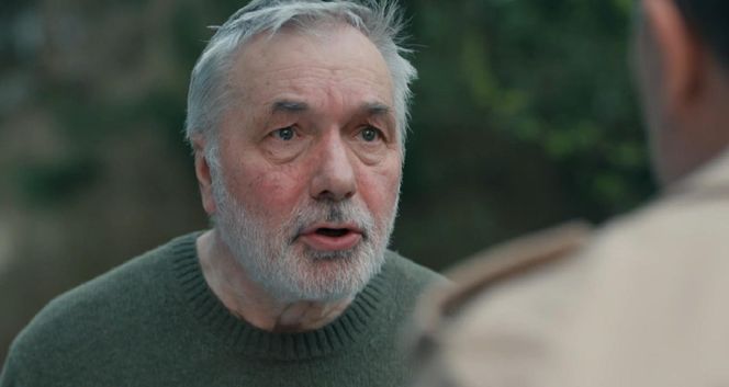 Barwy szczęścia odc. 3244. Andrzej Zastoja (Leon Charewicz),  Antoni Kiryłło  (Cezary Nowak)44. Andrzej Zastoja (Leon Charewicz)