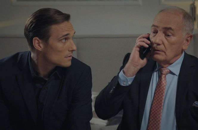 M jak miłość, odcinek 1884. Olek (Maurycy Popiel), Jerzy Argasiński (Karol Strasburger)