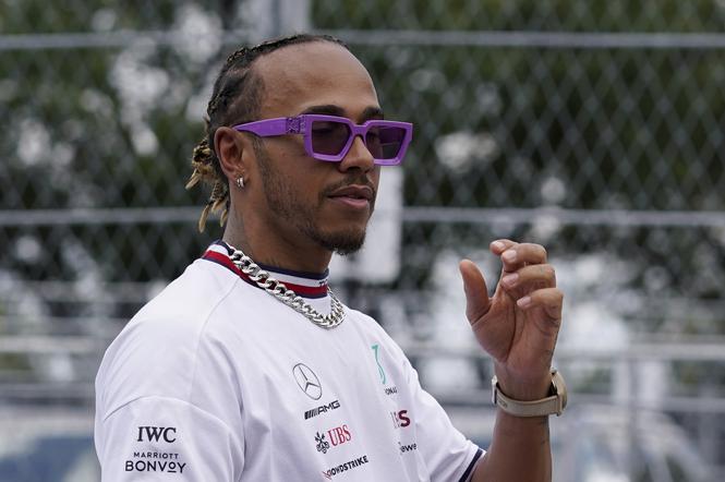 Lewis Hamilton musi się pozbyć biżuterii. Jednoznaczna decyzja F1