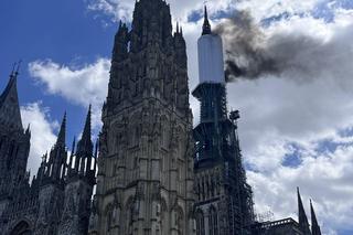 Płonie katedra Notre Dame w Rouen. Trwa akcja gaśnicza 