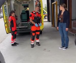 Na sygnale nowy sezon. Róża (Adrianna Jagiełło), Wiktor (Wojciech Kuliński), inspektor Urszula Krzaklewska (Małgorzata Tuszyńska) na planie