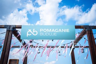 2,5 miliona w 48 godzin! Rekordowa pomoc dla dzieci z terenów zalanych