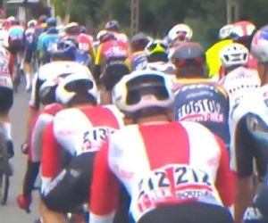 Blisko tragedii na starcie Tour de Pologne. Niespodziewany gość peletonu, w ostatniej chwili zmienił zdanie