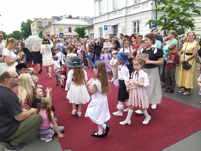 Siedlczanie mogli wsiąść w wehikuł czasu i zobaczyć ulicę Pułaskiego - Piękną sprzed stu lat